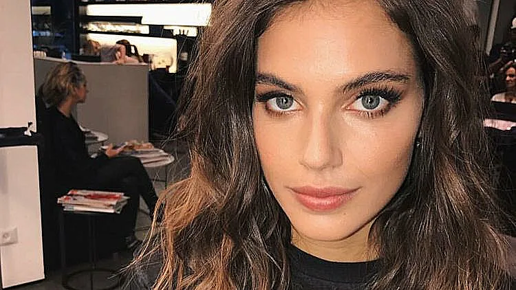 היא נותנת את הקול