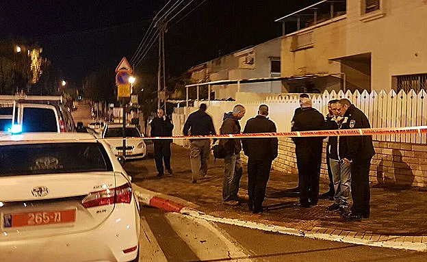 פתח תקווה, הלילה