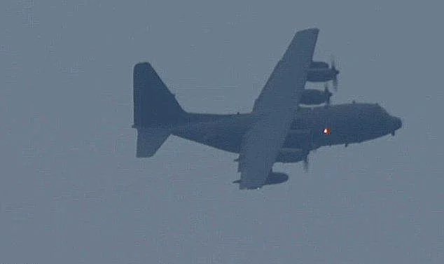 מה עשה מטוס הרקולס מעל מנהטן