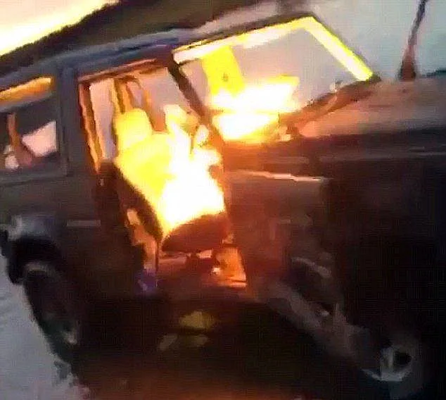 ג'יפ המרצדס עולה בלהבות