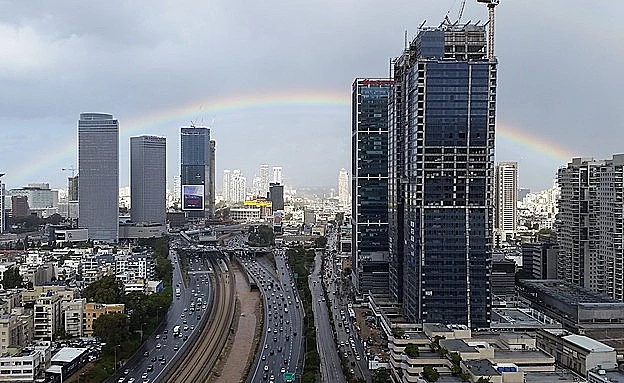 בבוקר נעים, בצהריים קריר וגשום (אסף ברוק)