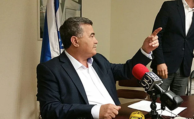 ''לא יכול לשבת מנגד''. פרץ (חדשות 2)