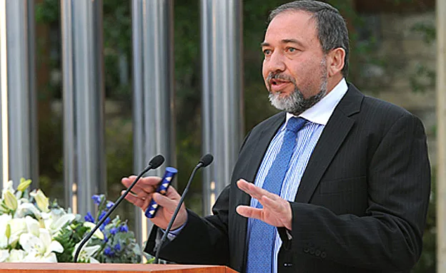 ''חיזוק ועידוד המשרתים''. ליברמן