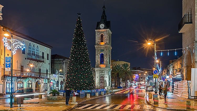ברבנות הראשית יצאו בהצהרה כי הם מתנגדים להצבת עצי אשוח בירושלים