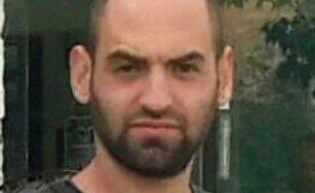 נעדר בלונדון. יואב שטרן