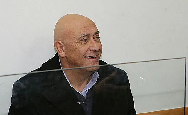 גטאס בבית המשפט, הבוקר