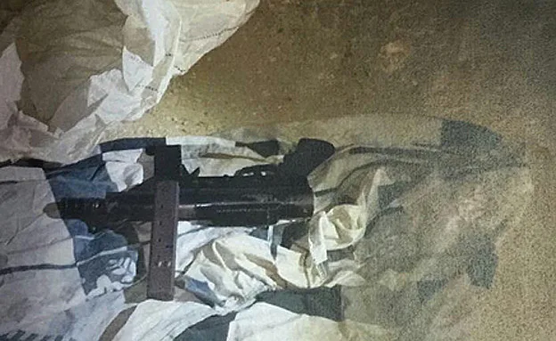 הנשק שנתפס אצל החשודים (תקשורת שב''כ)