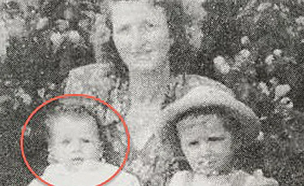 רחל שושנה אדלשטיין ובנה אלתר (בעיגול)