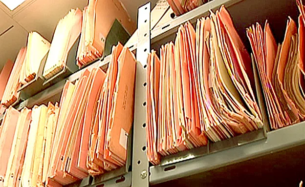 חלק מהתיקים שנחשפו בארכיון המדינה (חדשות 2)