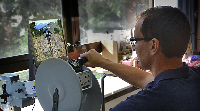 שילוב טכנולוגית משחקי מחשב אינטרקטיביים במכשירי אימון בעולם השיקום