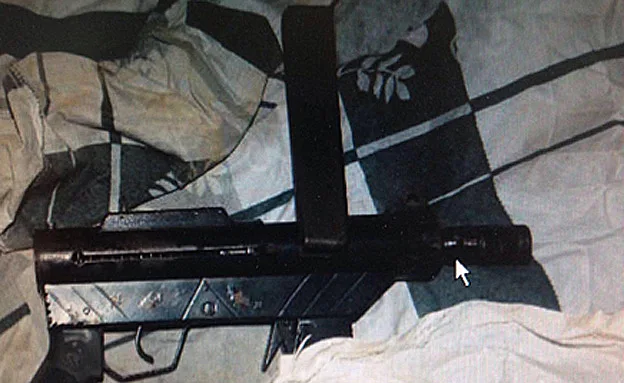 הנשק שנתפס אצל החשודים (תקשורת שב''כ)