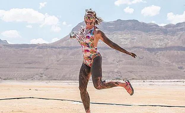 בוץ והרבה גם בים המלח (Vibe Israel)