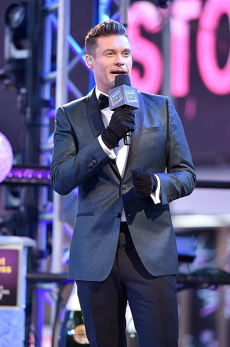 הפארטי החלה. ראיין סיקרט