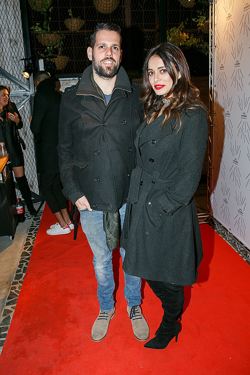 מסתירה את הבטן. ימית סול וישראל נוטס