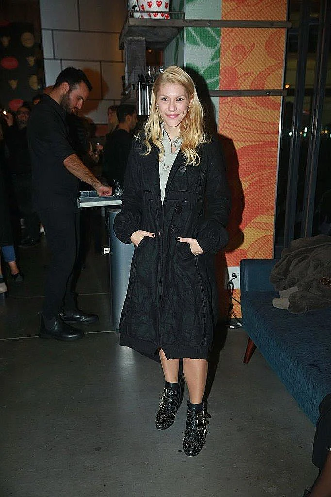 מלכת הפופ. מיטל דה רזון