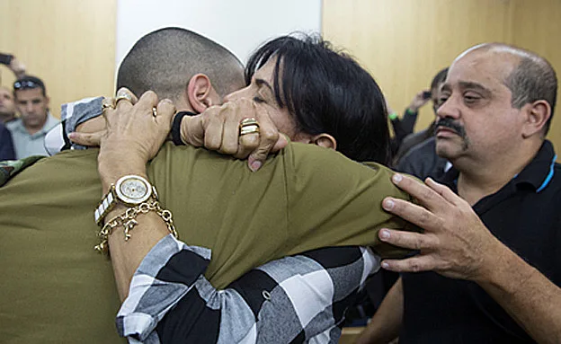 אזריה באולם בית המשפט