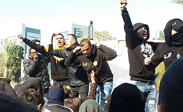 מאות מוחים בת''א