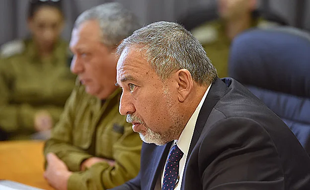 ''שיתוף פעולה פורה'', ליברמן ואיזנקוט