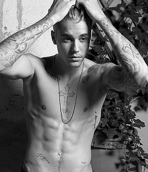 אבל בעיקר הוא אוהב את עצמו