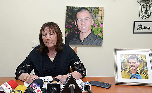 זבבה שאול ותמונת בנה אורון