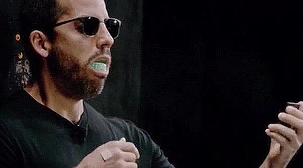 מגן השיניים התנפץ לו בפה