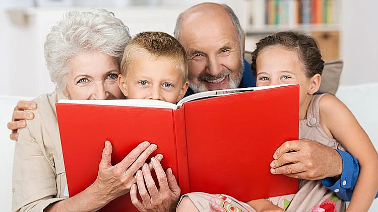 התועלת לקשר הוא הדדי: הנכדים מקבלים זמן איכות והצד השני זכה בבריאות