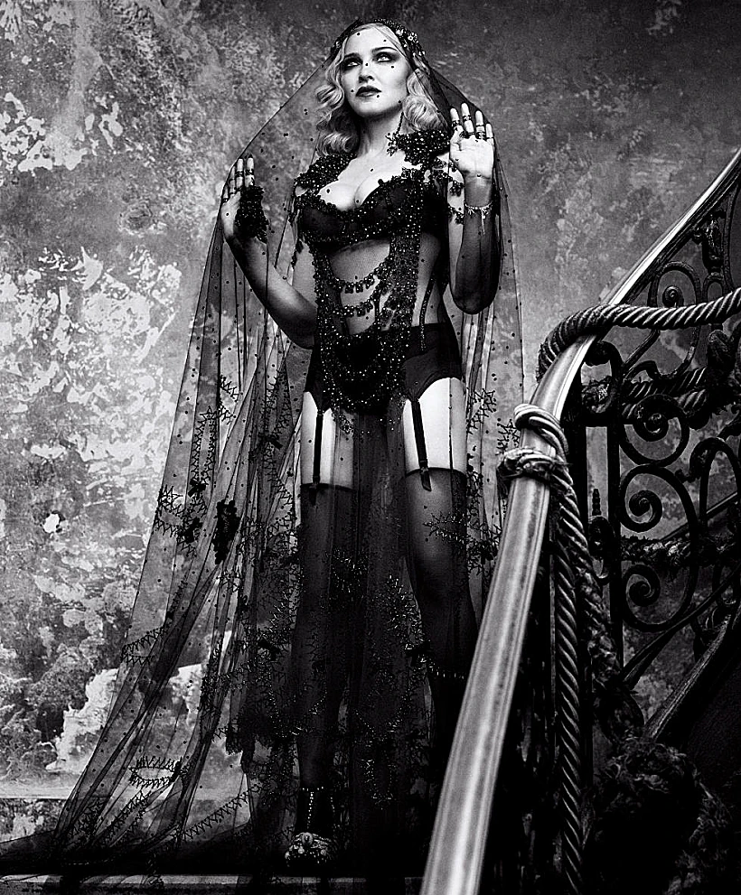 המלכה האם. מדונה (harper's bazaar )