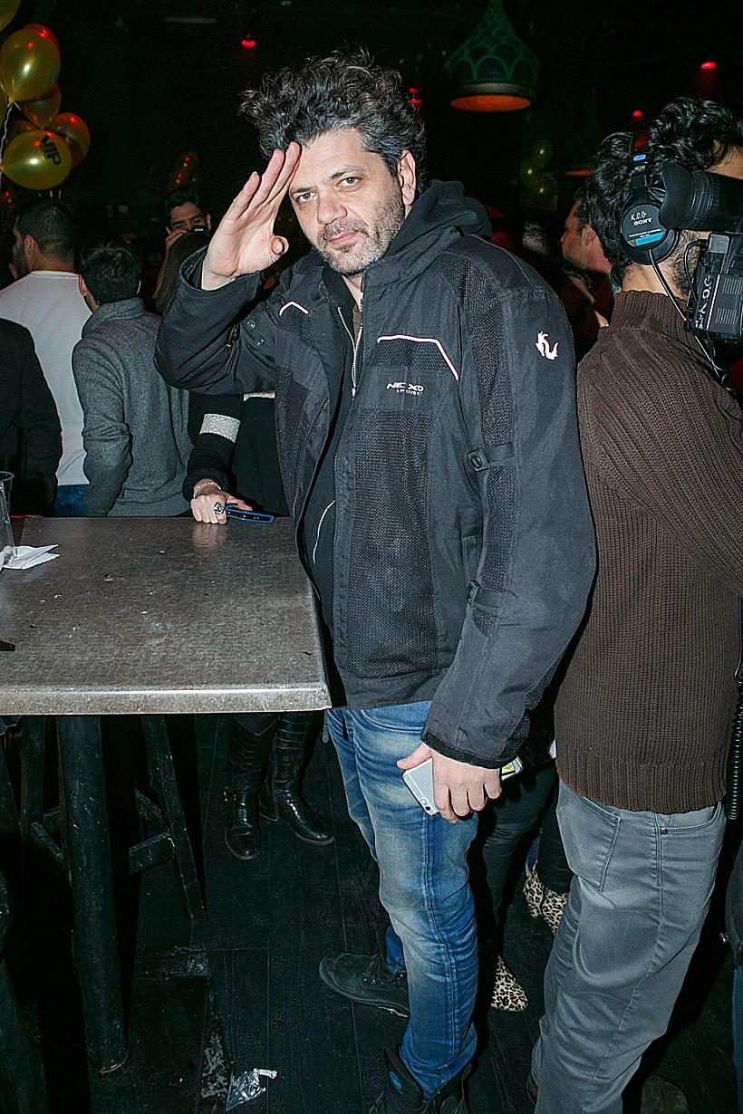 מהבמה למסיבה. אמיר דדון