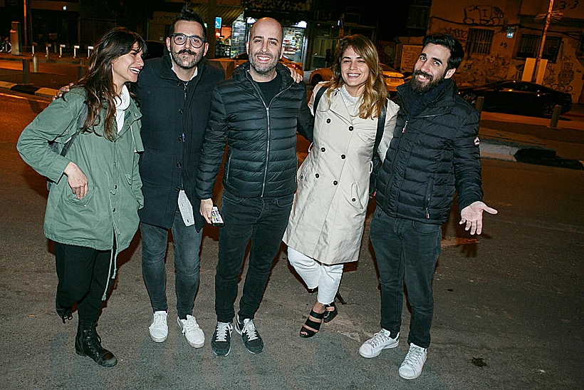 ילדי החוץ בהרכב מלא