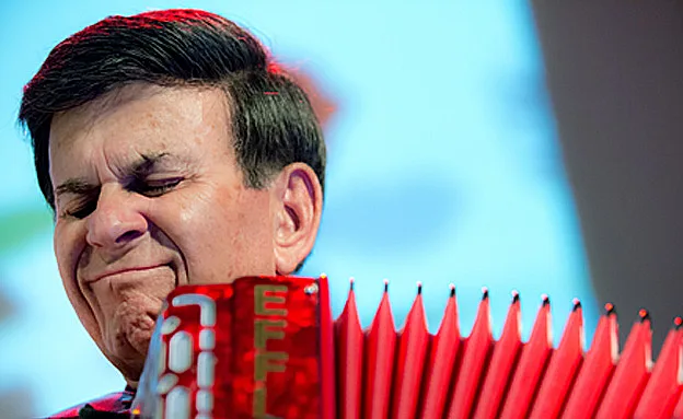 ''מתנגן לי בראש''. נצר