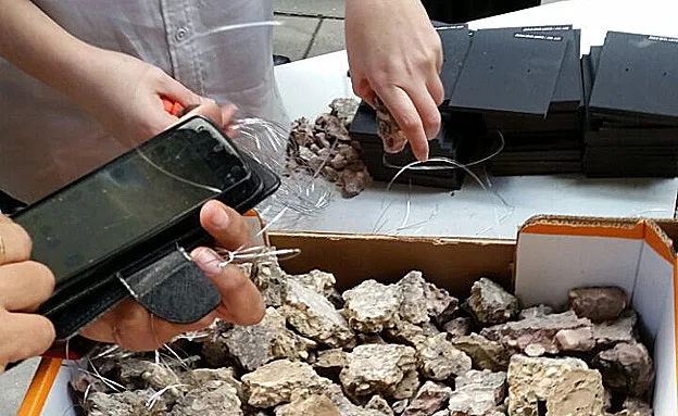 חלוקת האבנים