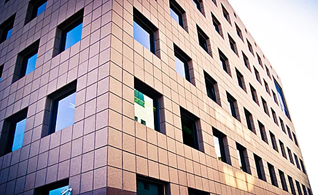 מנהלי החברות הגדולות מרוויחים יותר.