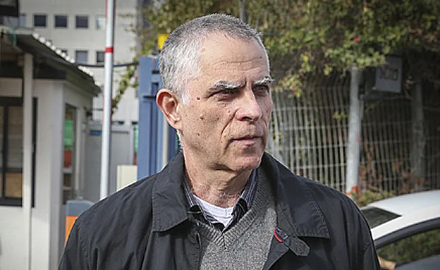 התייצב שוב לחקירה. נוני מוזס