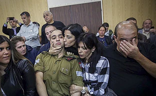 משפחת אזריה בפסק הדין של אלאור (פלאש 90 / מרים אלסטר)