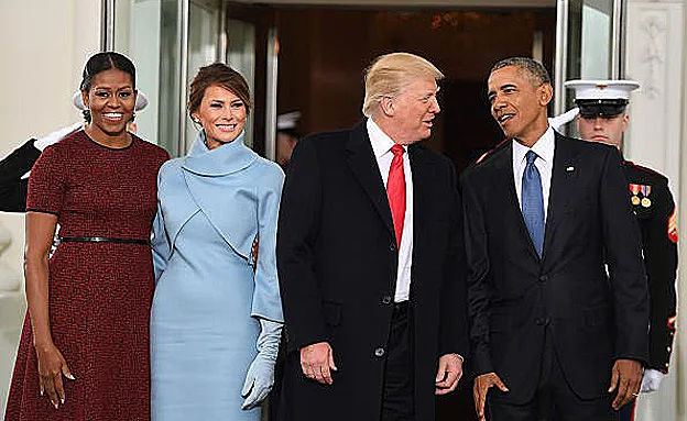 הצוות הנכנס והצוות היוצא מהבית הלבן (Sky News)