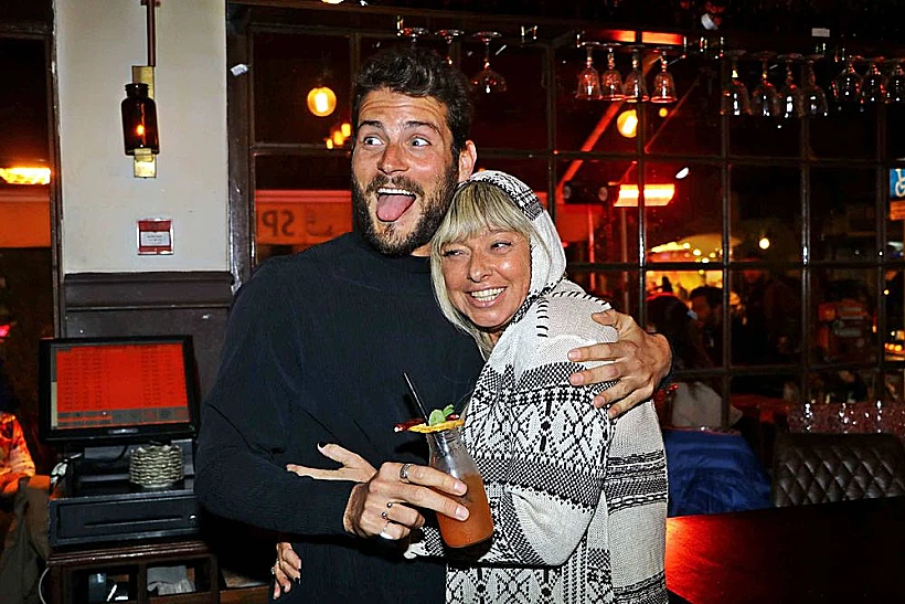 החברה הטובה. סימונה שרם