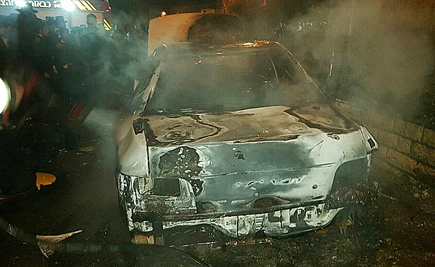 המכונית שנשרפה בעימותים