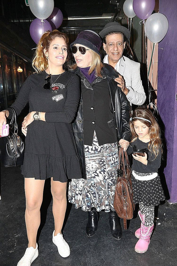 משפחה מאושרת. תבורי-באומן