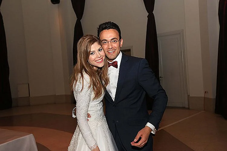 מזל טוב לחתן והכלה. עופר חדד ואשתו