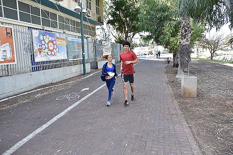 אחי, אתה בא לריצה? לוסי ונועם דובינצ'יק