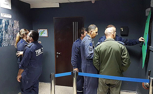 לומדים מהאזרחות - חדר בריחה בחיל האוויר