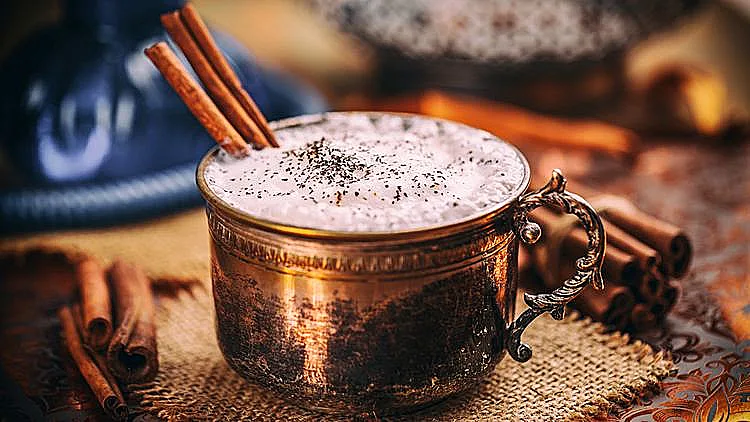 על שומרי הגזרה לשים לב כי בכוס גדולה צ'אי לאטה יש כ- 400 קלוריות