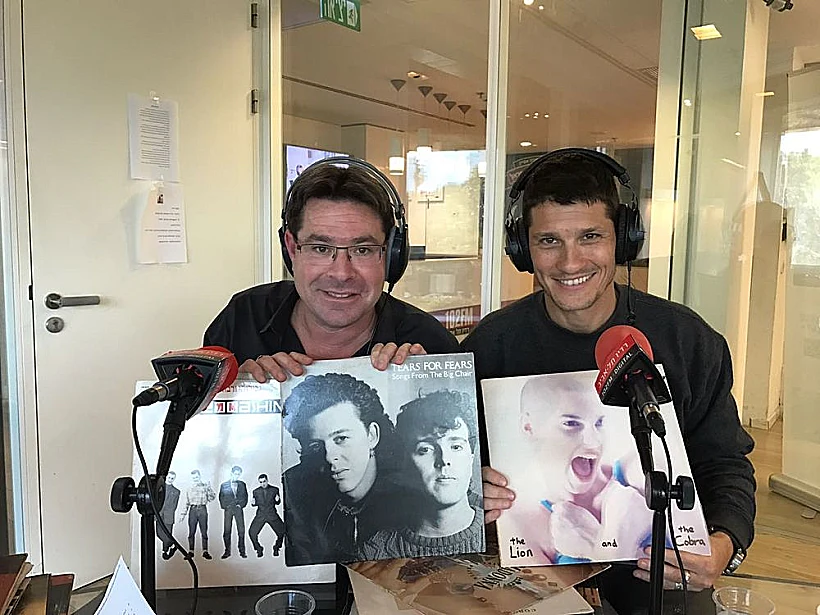 אקוניס וצוקר