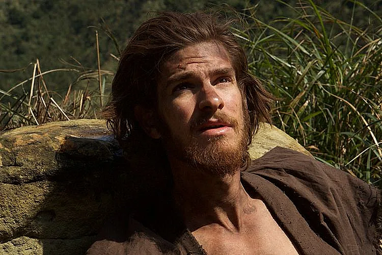 מסרב להיגמר. הסרט מרגיש כמו 5 שעות