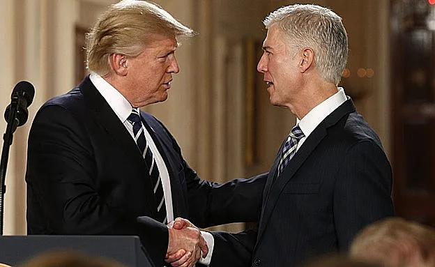 טראמפ והשופט העליון שבחר