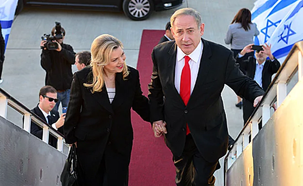 רה''מ ורעייתו בדרכם ללונדון. היום