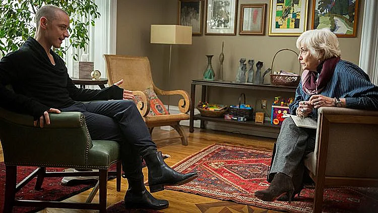 בטי באקלי וג'יימס מקאבוי בטיפול פסיכולוגי