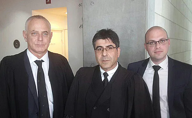 עורכי דינו של עאמר