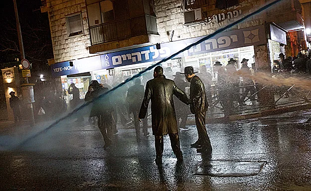 48 עצורים בהפגנות בי-ם