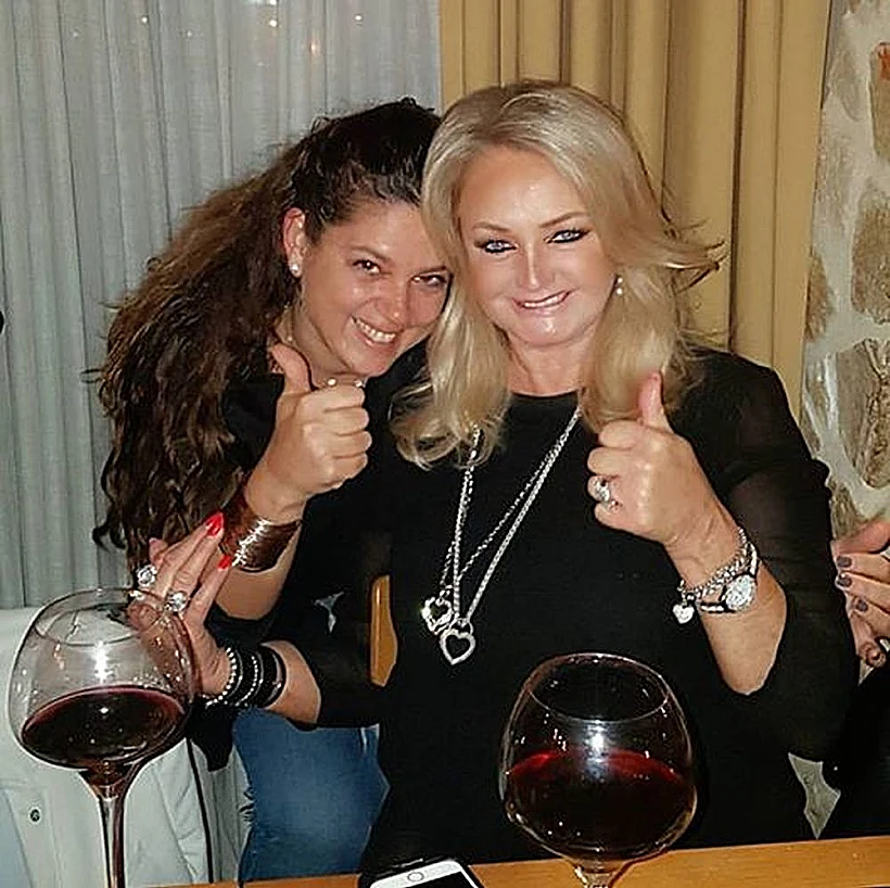 בוני טיילור ואורית בן אדרת